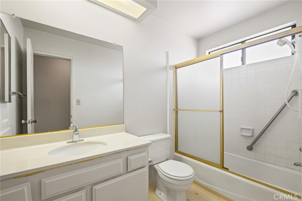 16118 S Manhattan Place