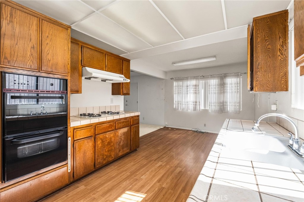 16118 S Manhattan Place