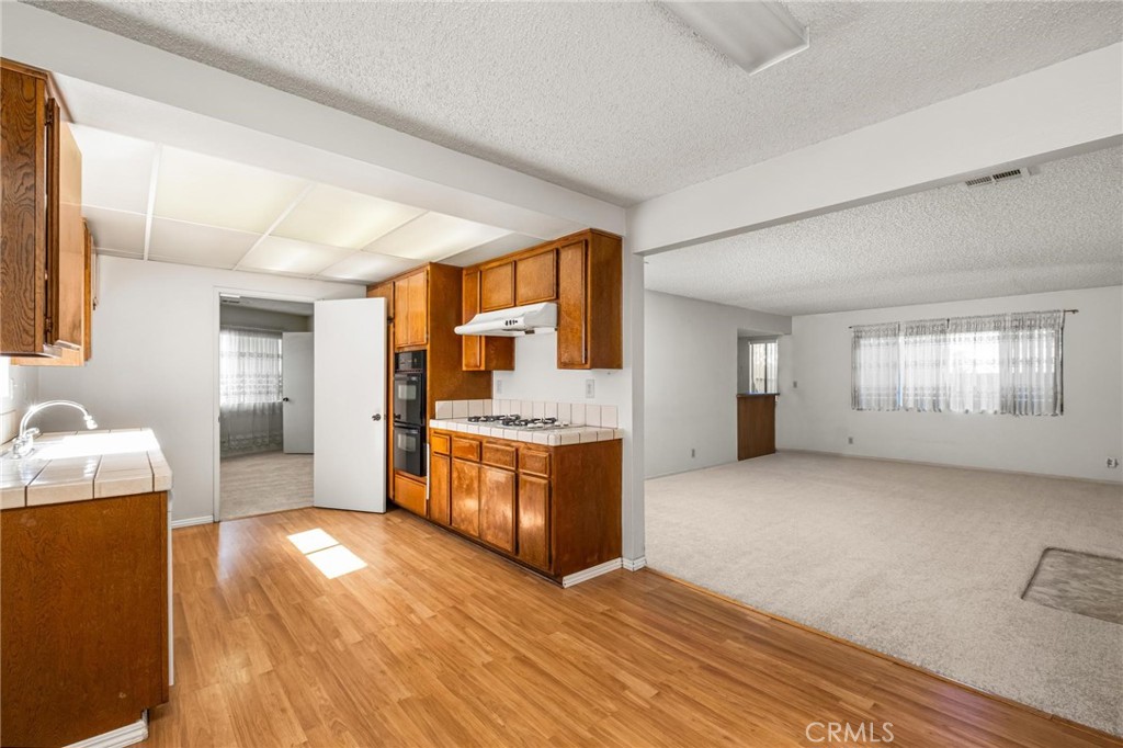 16118 S Manhattan Place