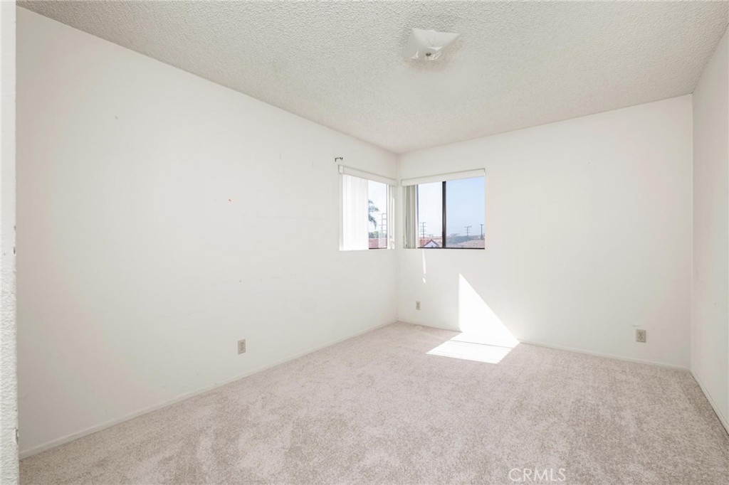 16118 S Manhattan Place