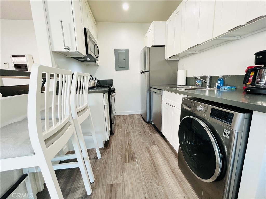 3864 Inglewood Boulevard 7