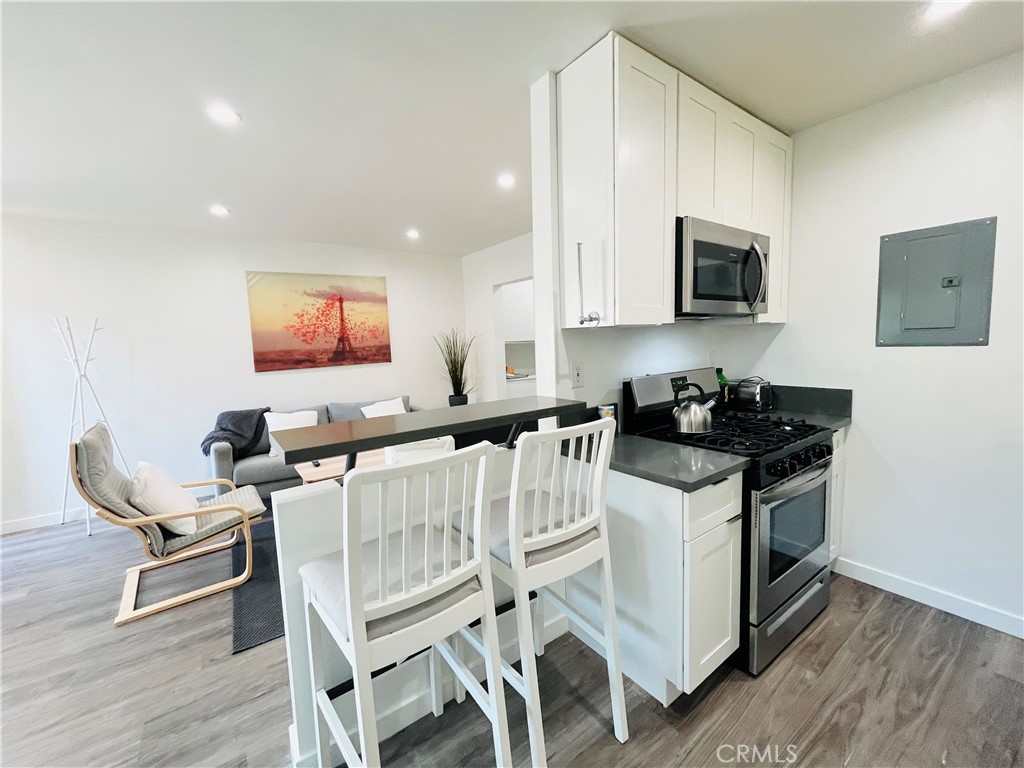 3864 Inglewood Boulevard 7