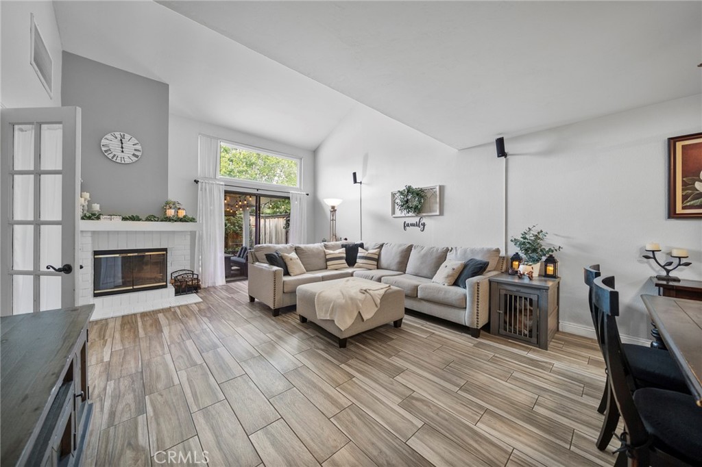22105 Summit Hill 29