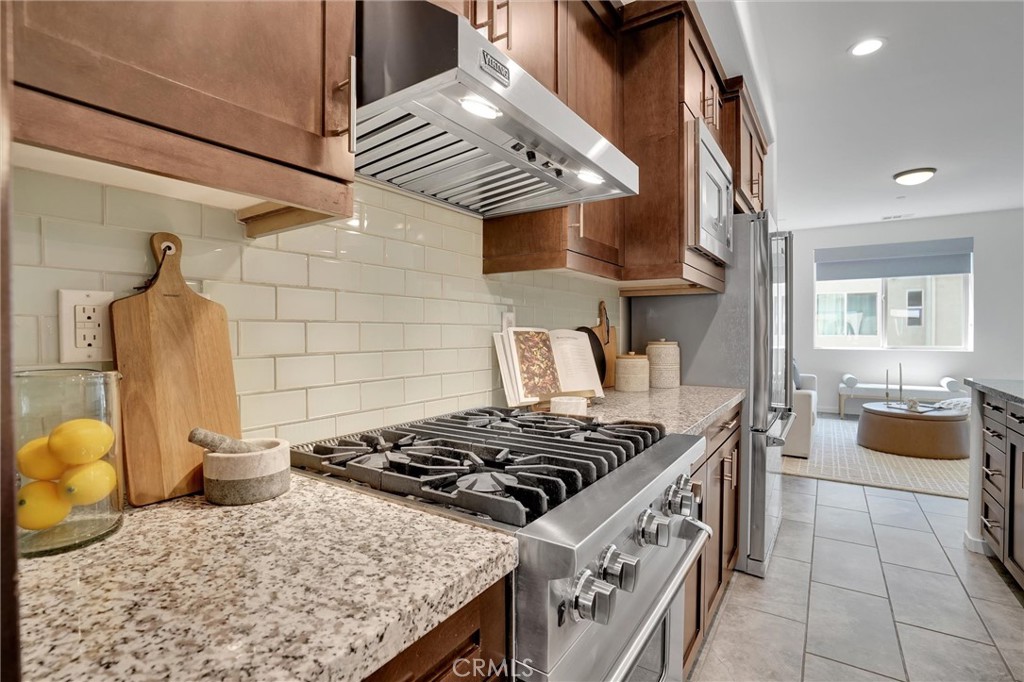 1512 W Artesia Square F