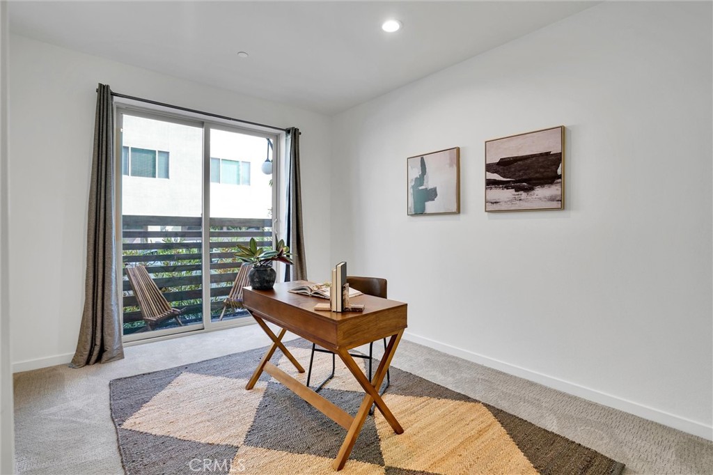 1512 W Artesia Square F