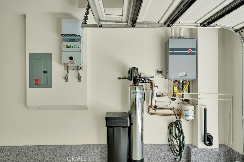 1512 W Artesia Square F