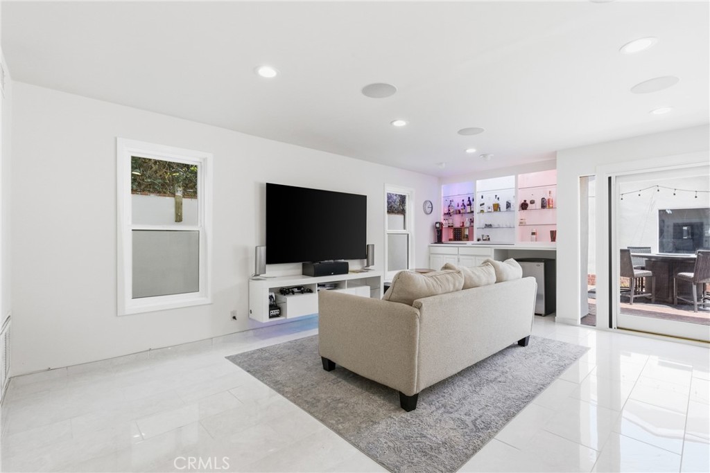 3642 Locust Ave