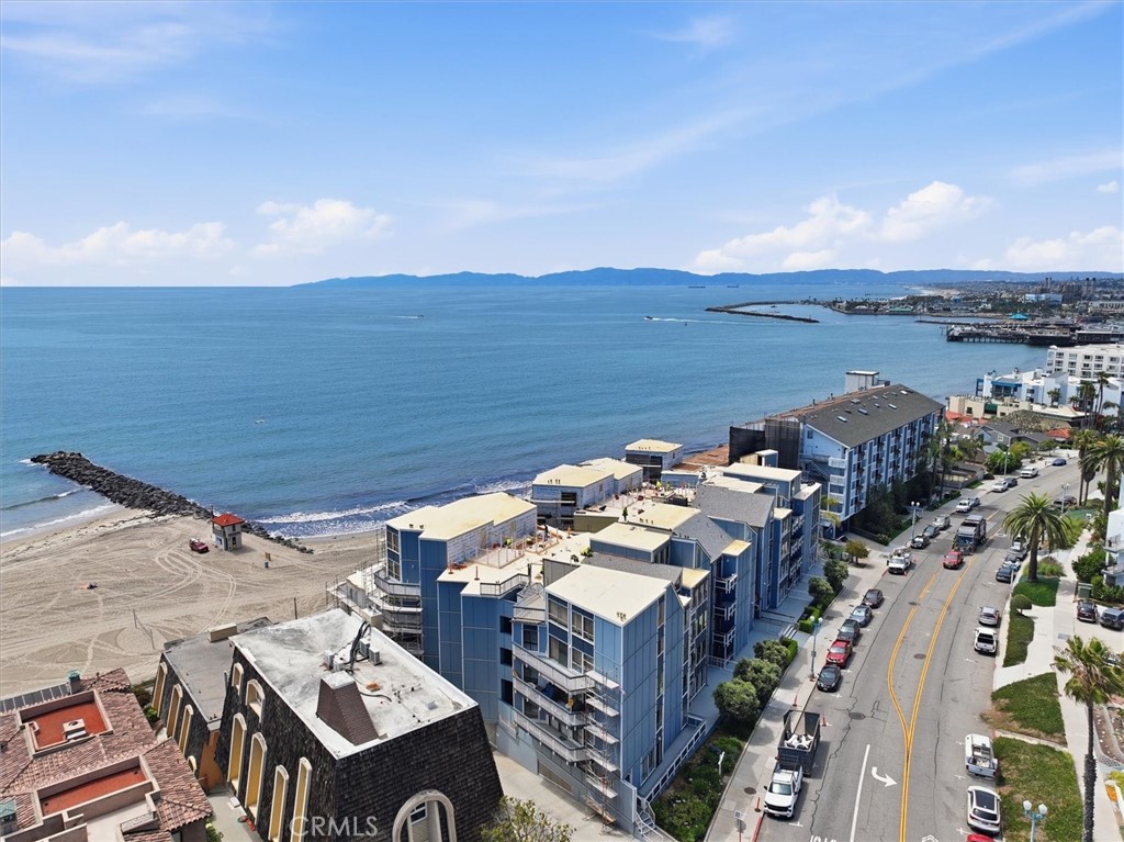 625 Esplanade 9