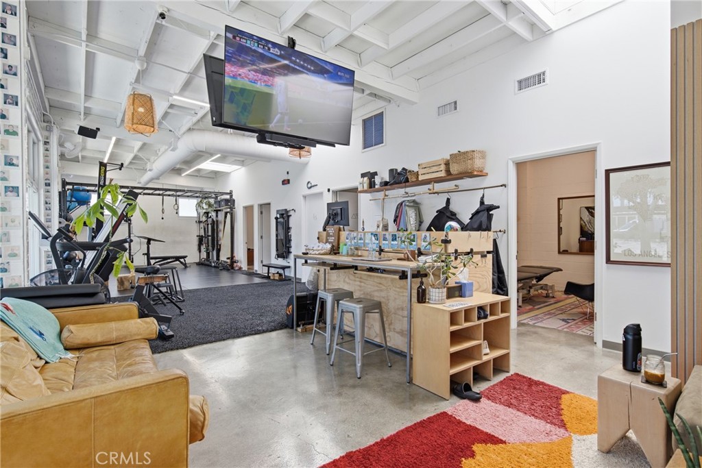 11461 W Washington