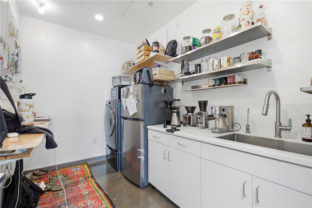 11461 W Washington