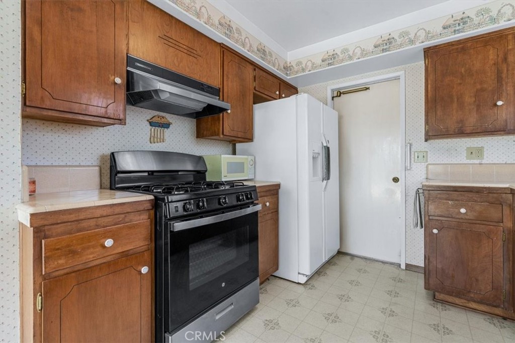 1283 W Newport Street