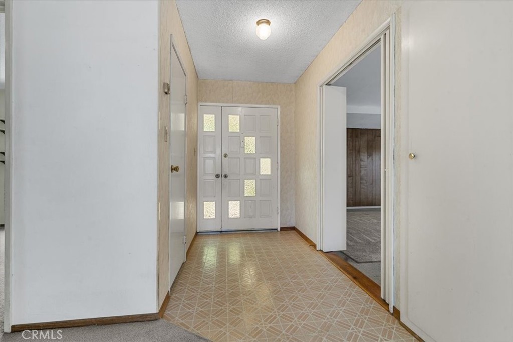 1283 W Newport Street