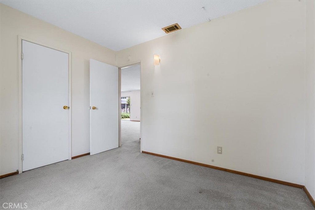 1283 W Newport Street