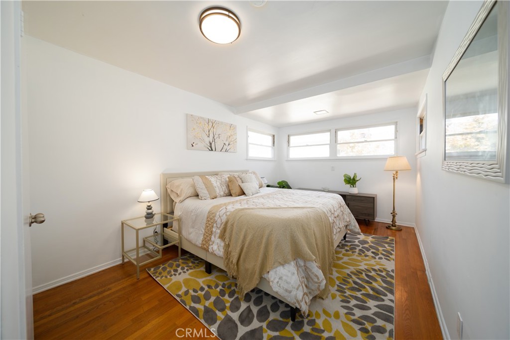 3226 Oakhurst Avenue