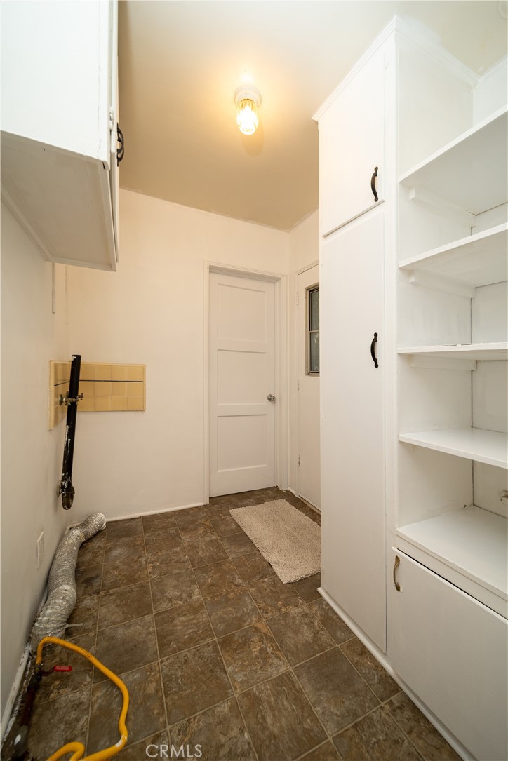 3226 Oakhurst Avenue