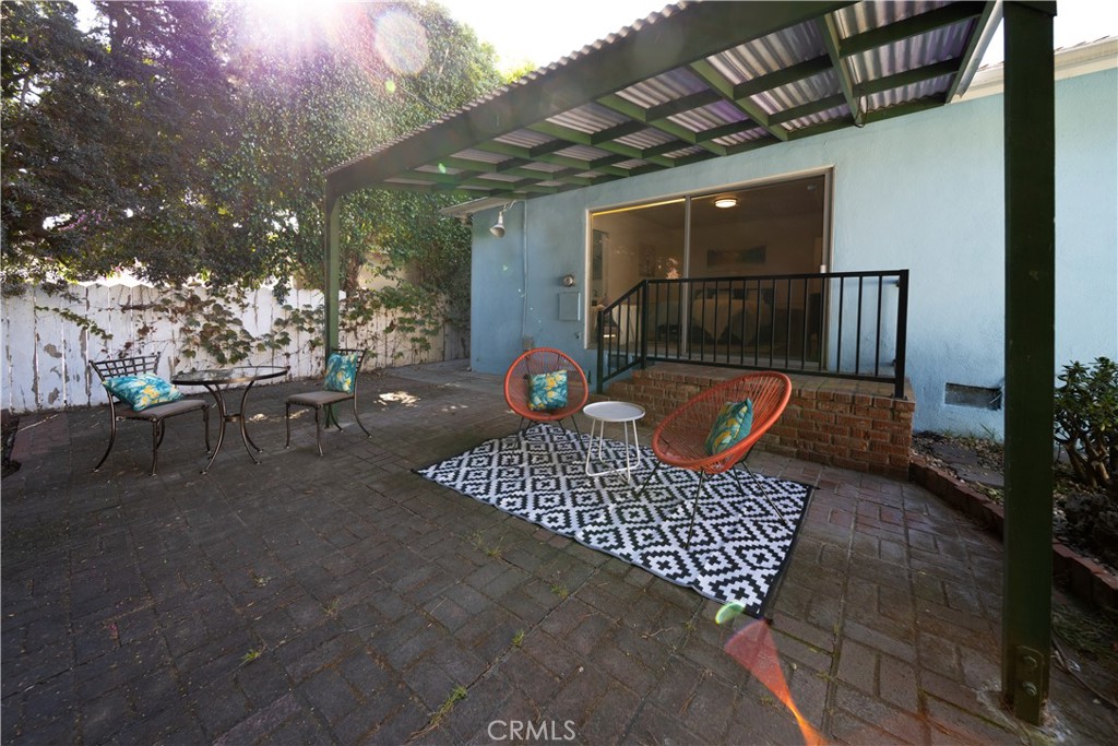 3226 Oakhurst Avenue