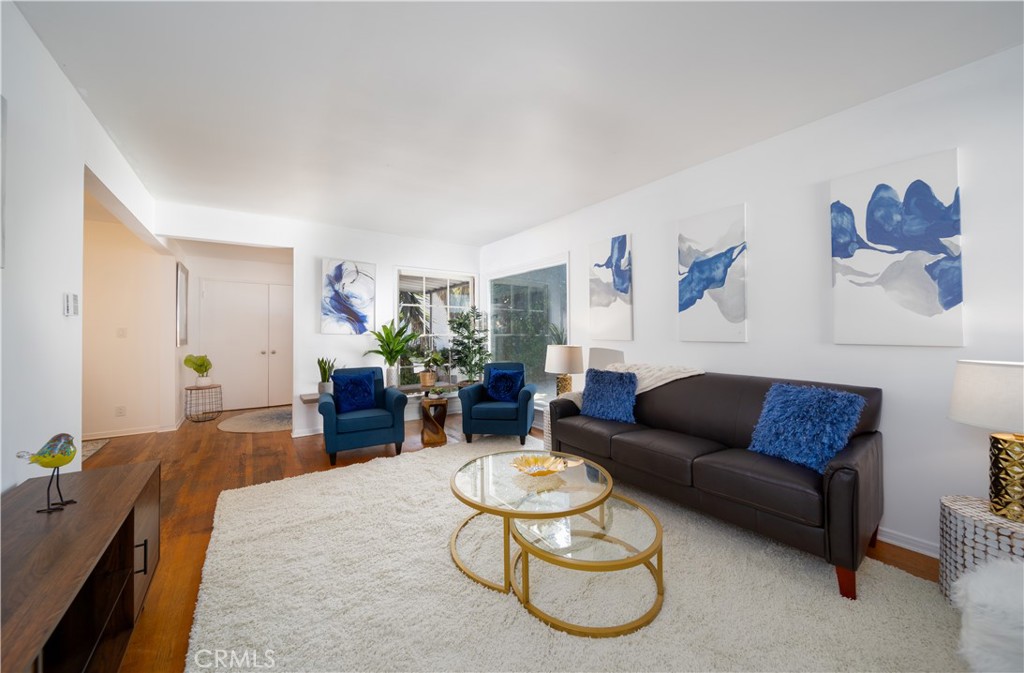 3226 Oakhurst Avenue