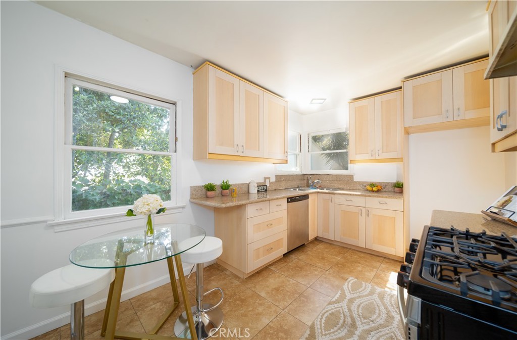 3226 Oakhurst Avenue