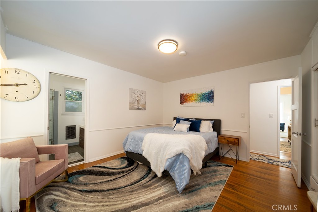 3226 Oakhurst Avenue