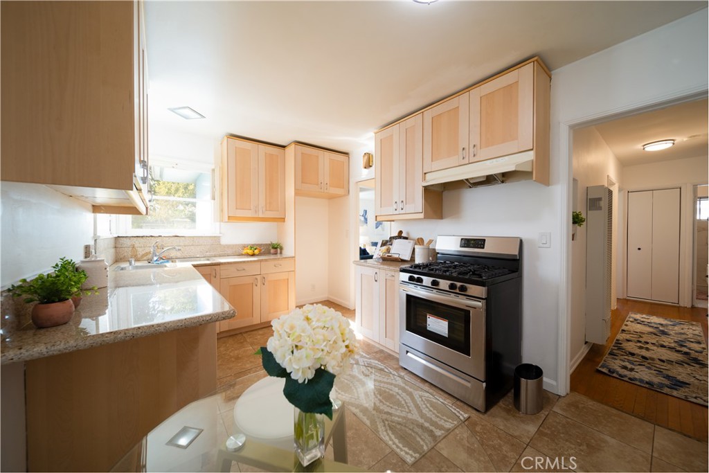 3226 Oakhurst Avenue