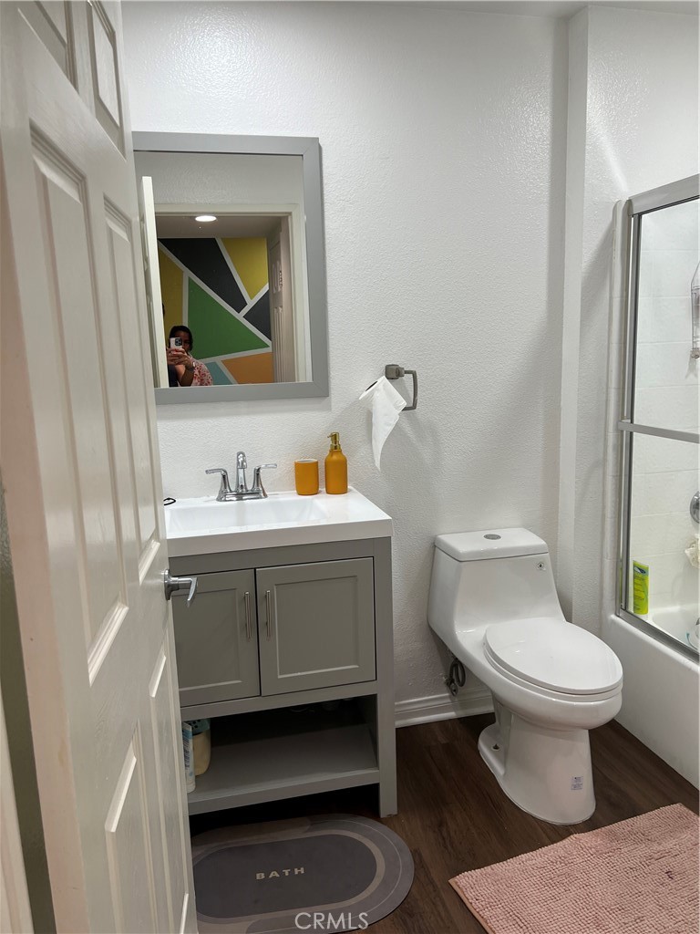 5565 Canoga Avenue 318