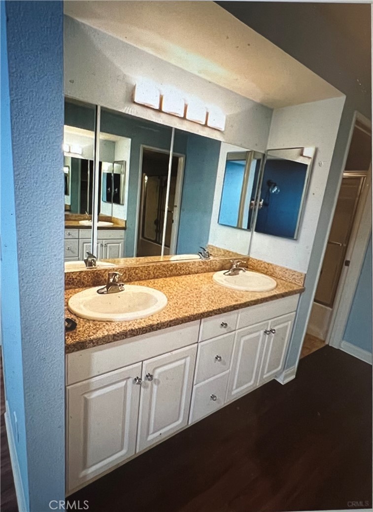 5565 Canoga Avenue 318