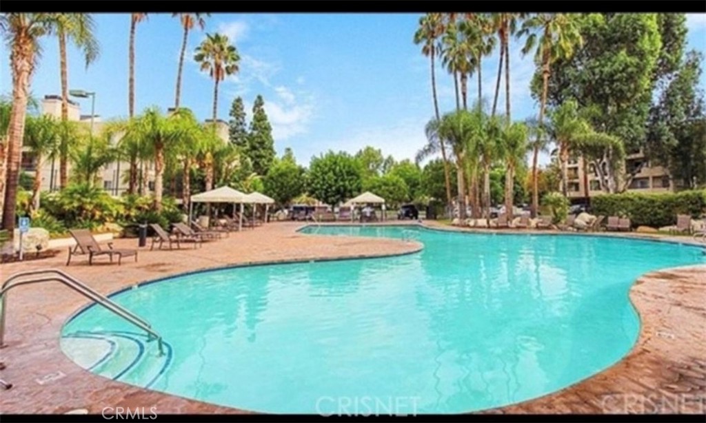 5565 Canoga Avenue 318