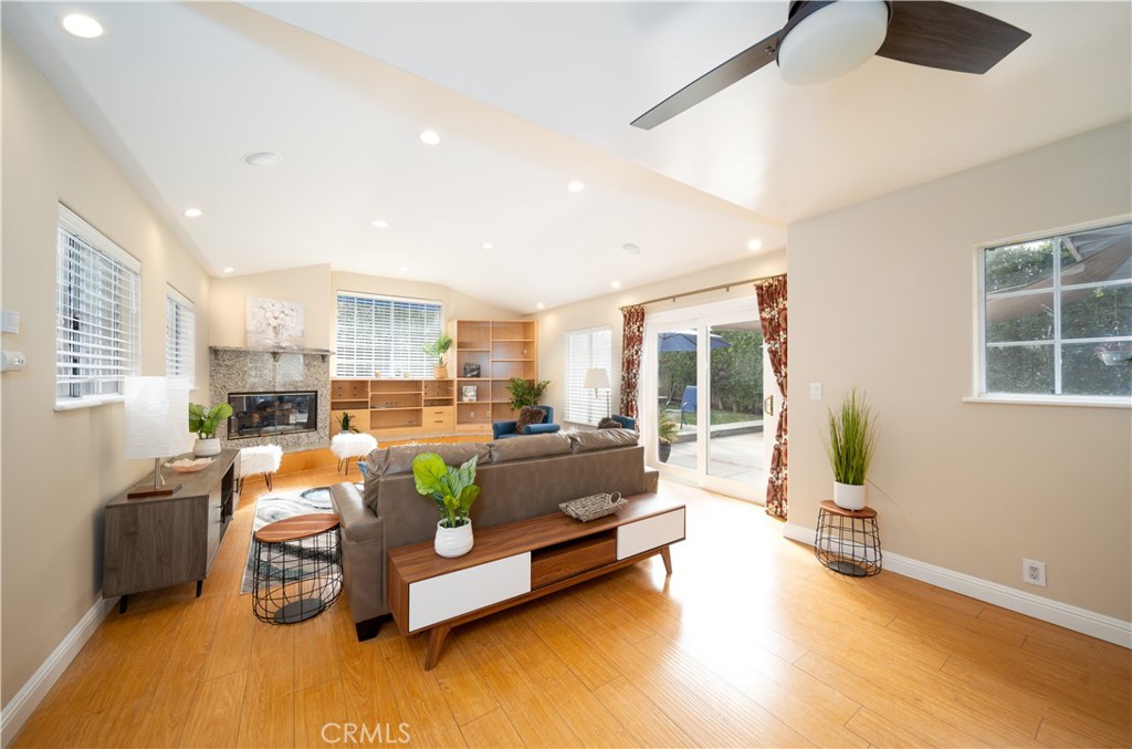 22522 Dolorosa Street