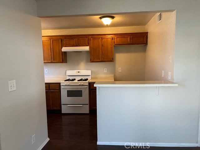 11254 Oxnard Street 1