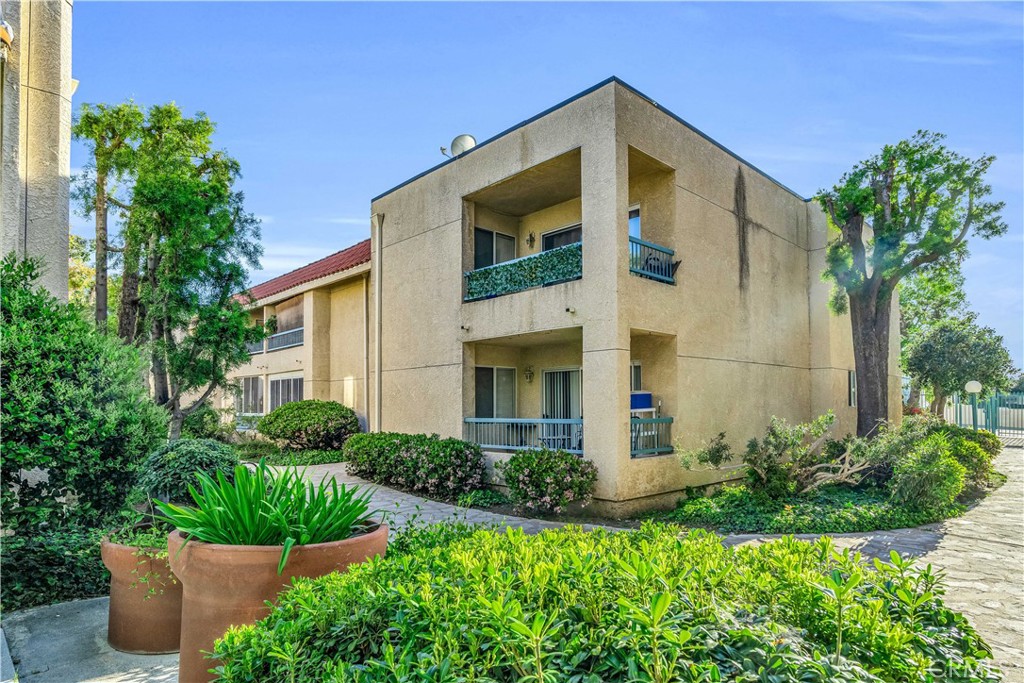 18307 Burbank Boulevard 48