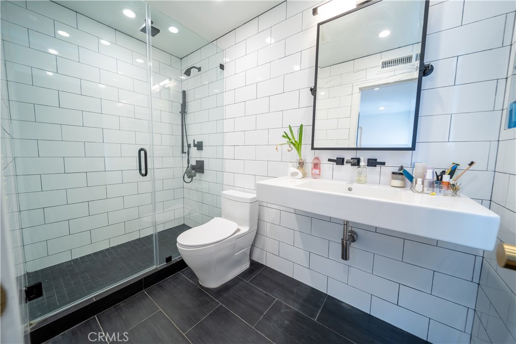 23443 Hatteras Street