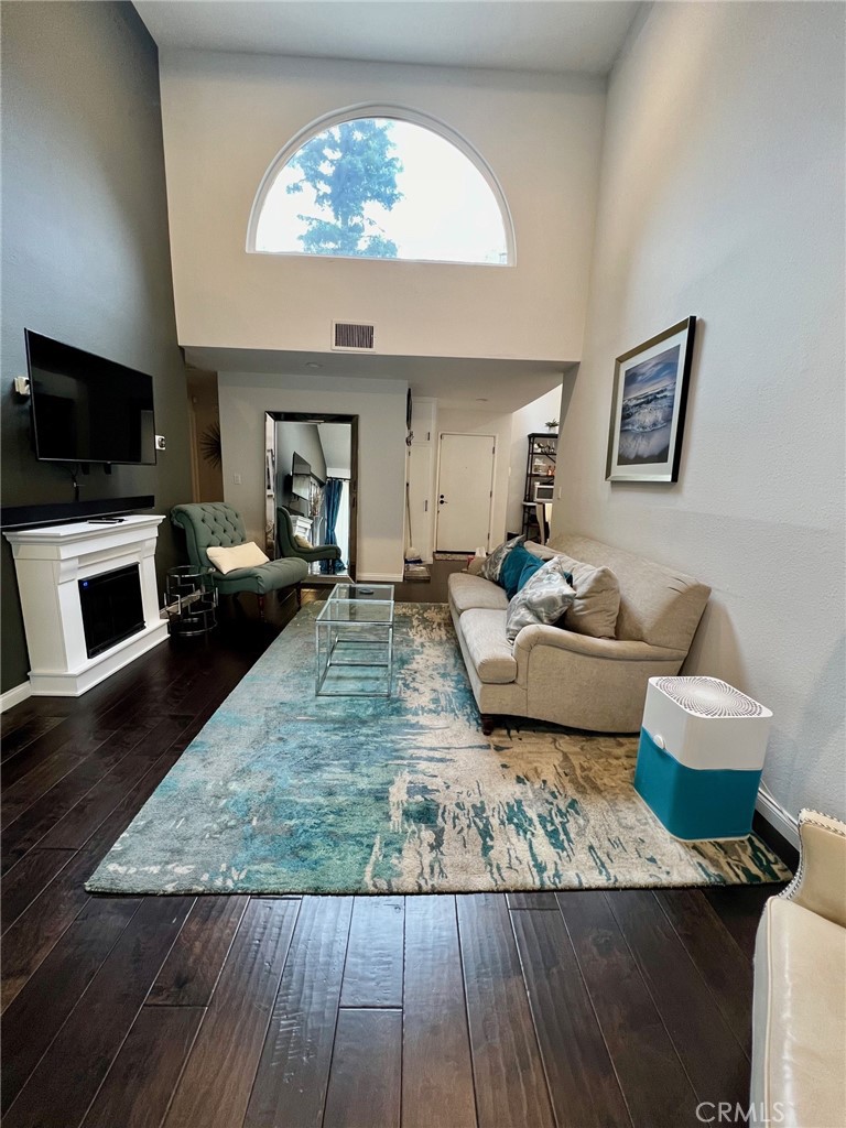 22330 Victory Boulevard 306