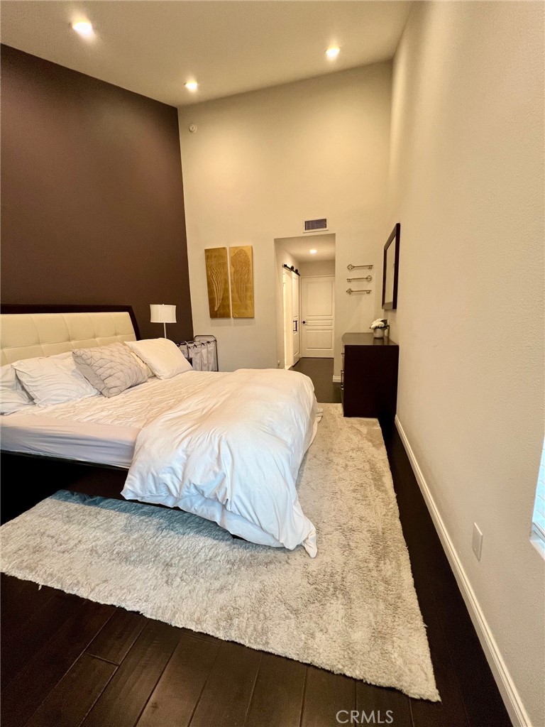 22330 Victory Boulevard 306