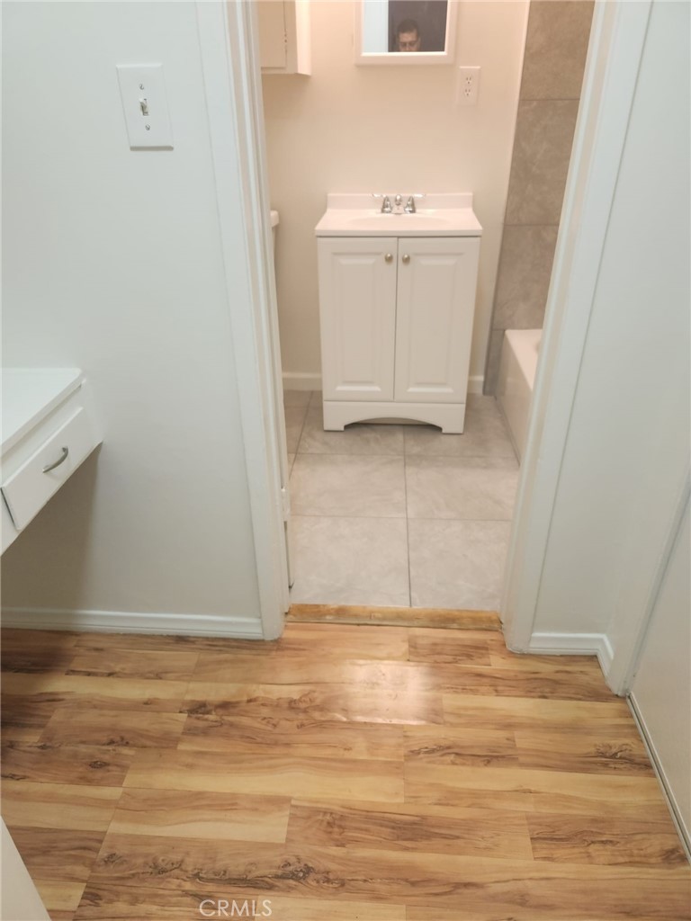 1735 N Winona Boulevard 8