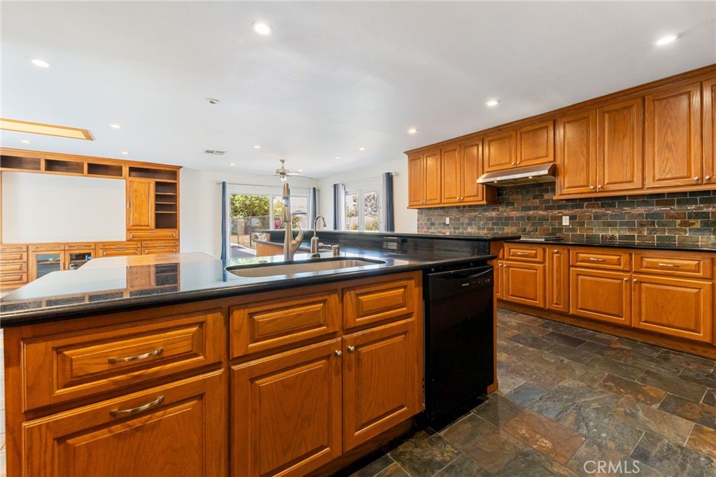 16775 Bridgeport Street