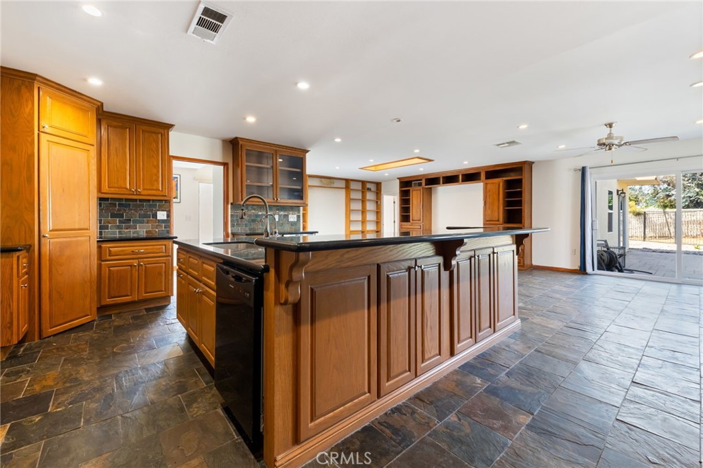 16775 Bridgeport Street