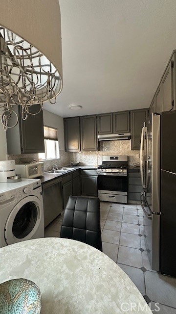 610 W Regent Street 4