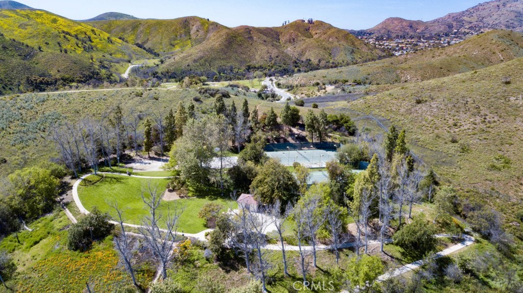 5780 Freebird Lane 102