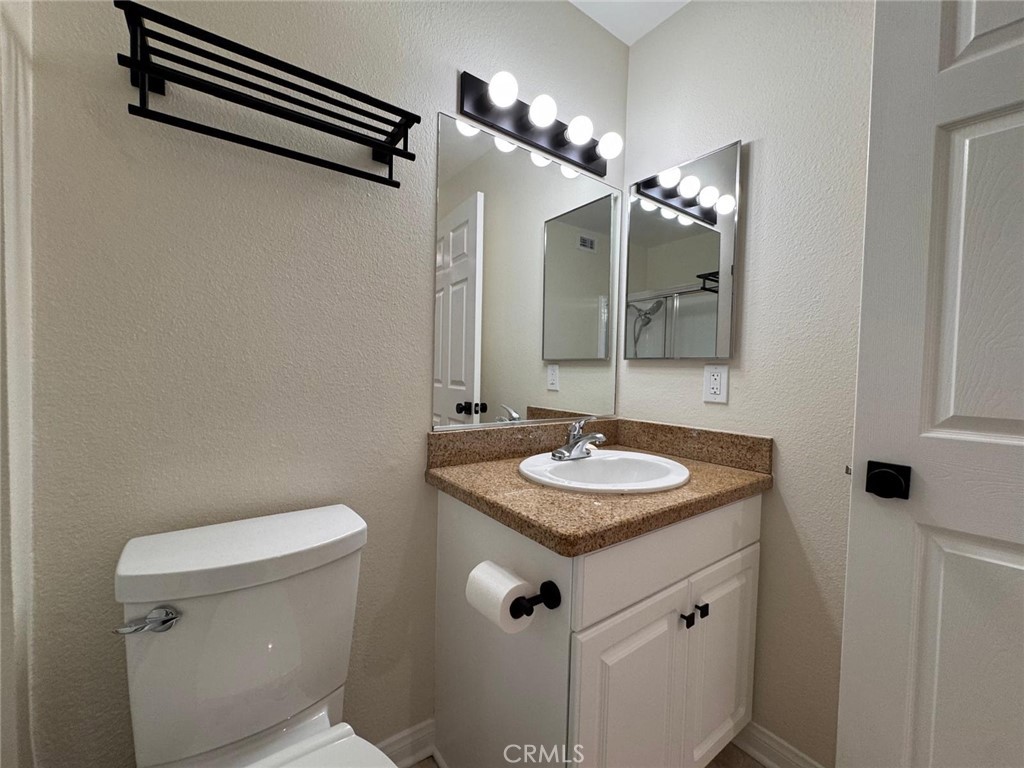 5565 Canoga Avenue 307