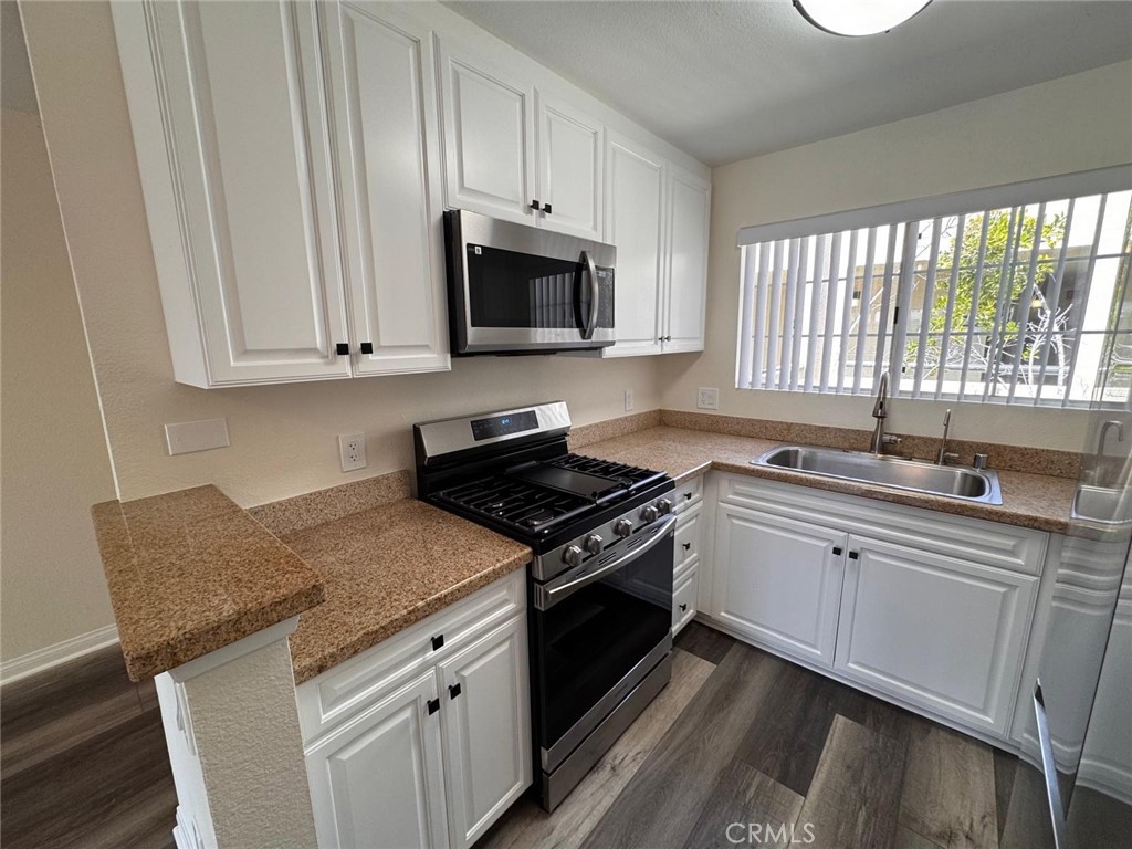 5565 Canoga Avenue 307