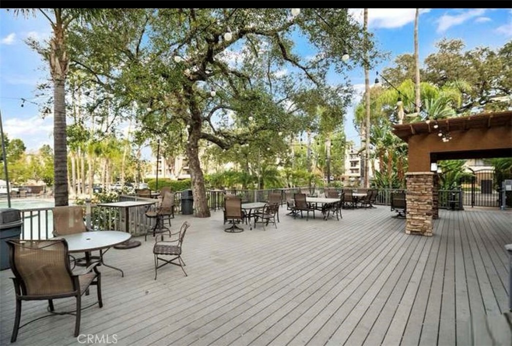 5565 Canoga Avenue 307