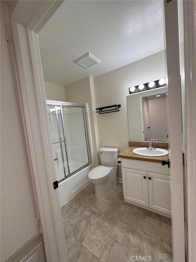 5565 Canoga Avenue 307