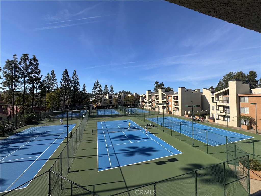 5565 Canoga Avenue 307