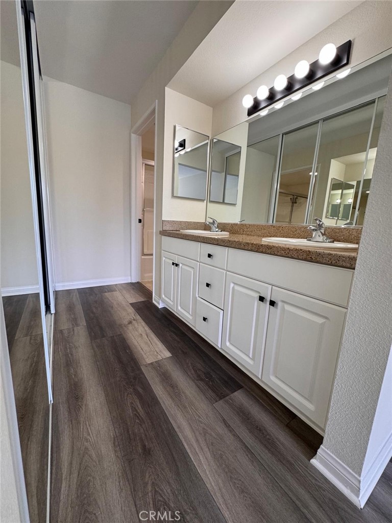 5565 Canoga Avenue 307