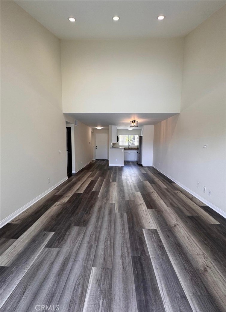 5565 Canoga Avenue 307