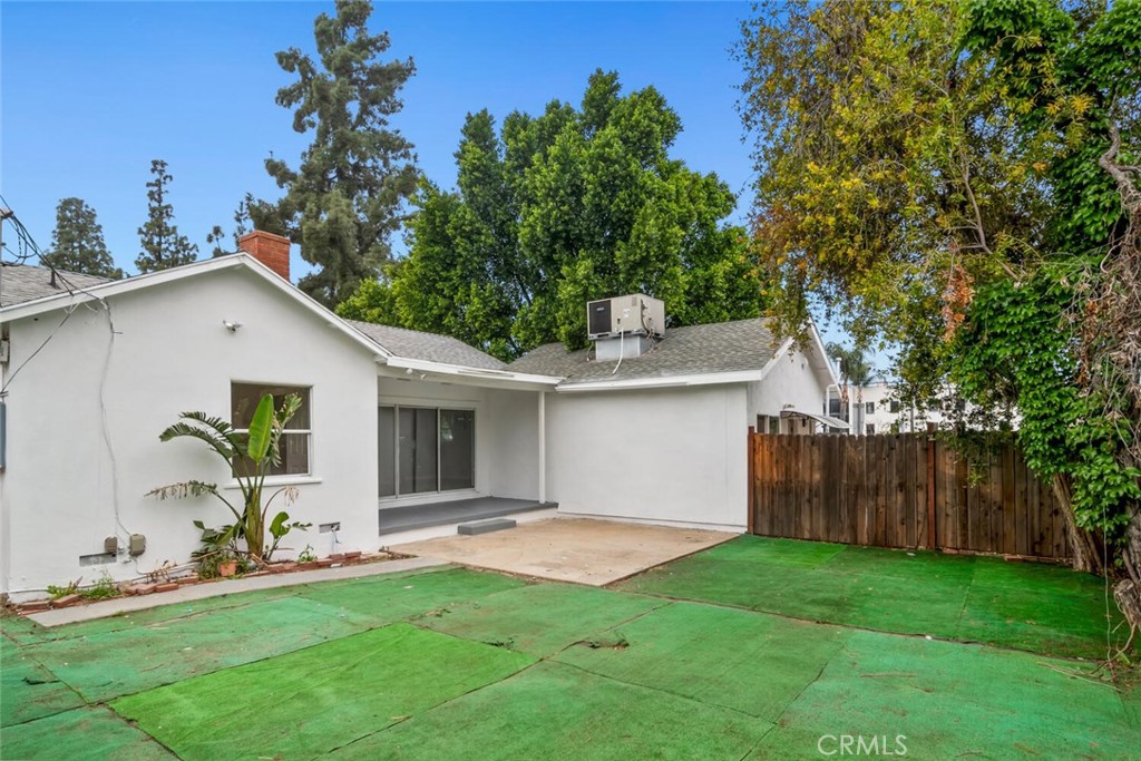 8856 Fullbright Avenue