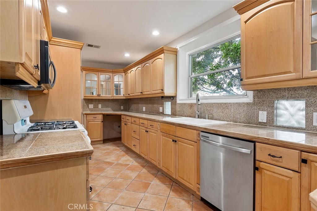 8856 Fullbright Avenue