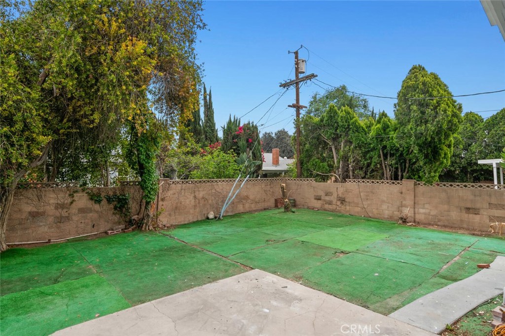 8856 Fullbright Avenue