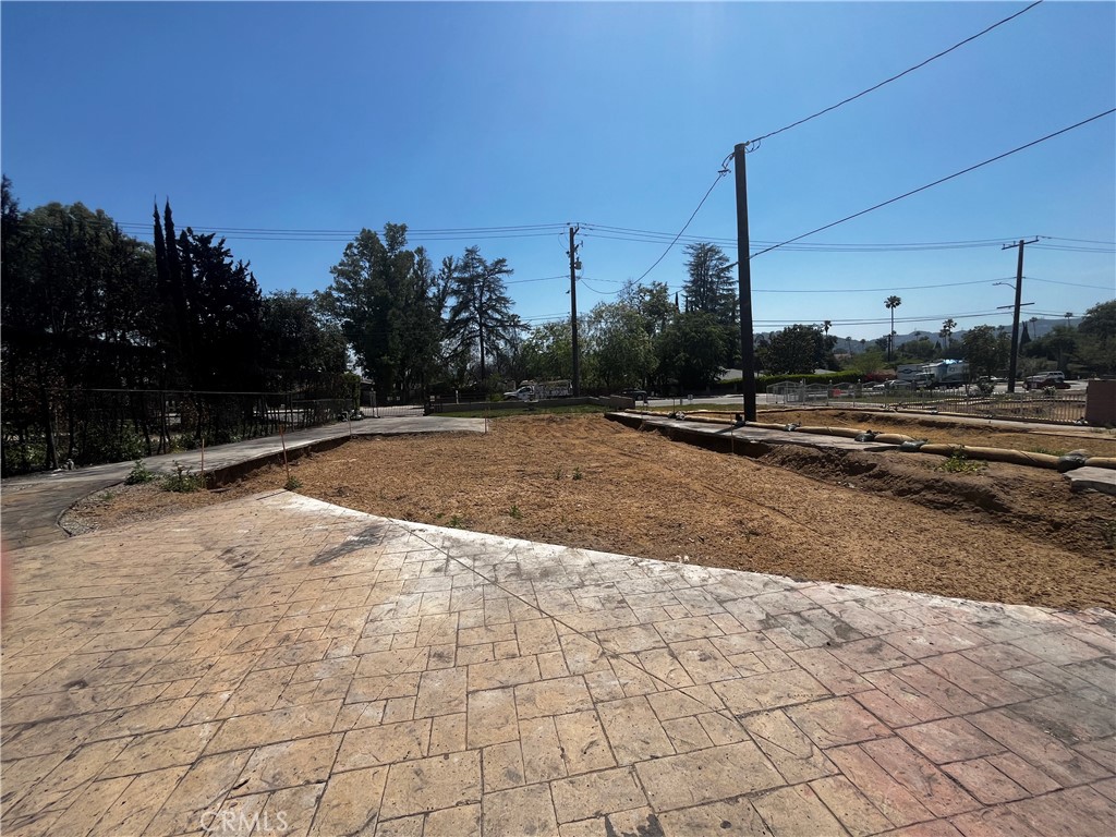 419 W Altadena Drive