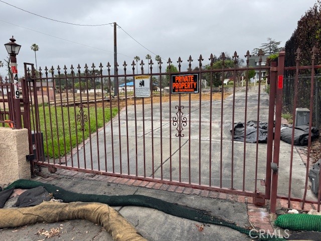 419 W Altadena Drive